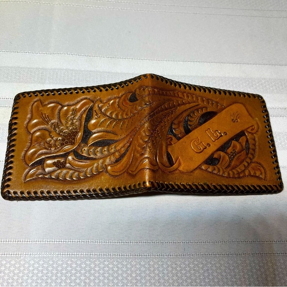 Hand Tooled Leather Bifold Wallet withh money clip - Picture 1 of 5